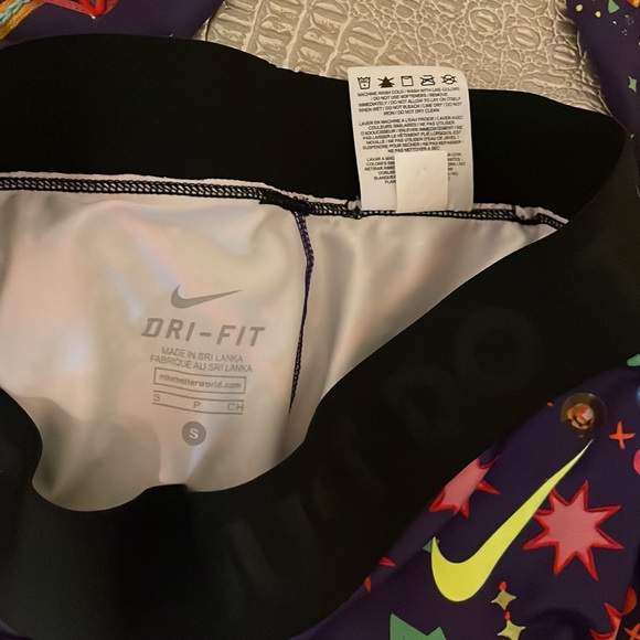Nike Work out tights Dry-Fit size SMALL (worn once) Burning Man Vibes - Picture 11 of 16